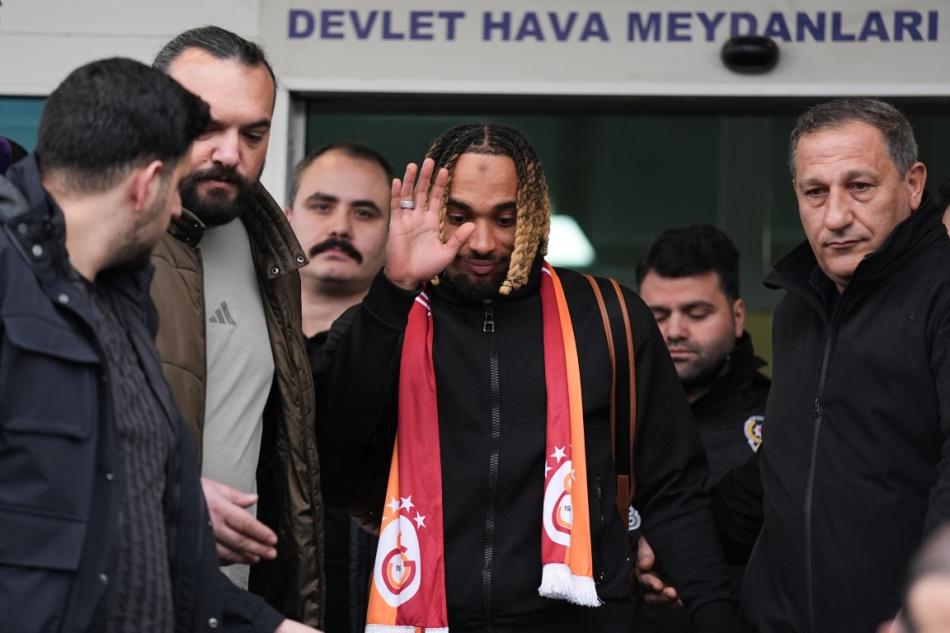 SACHA BOEY & �STANBUL