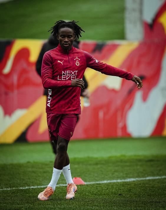 RENATO NHAGA �DMANDA