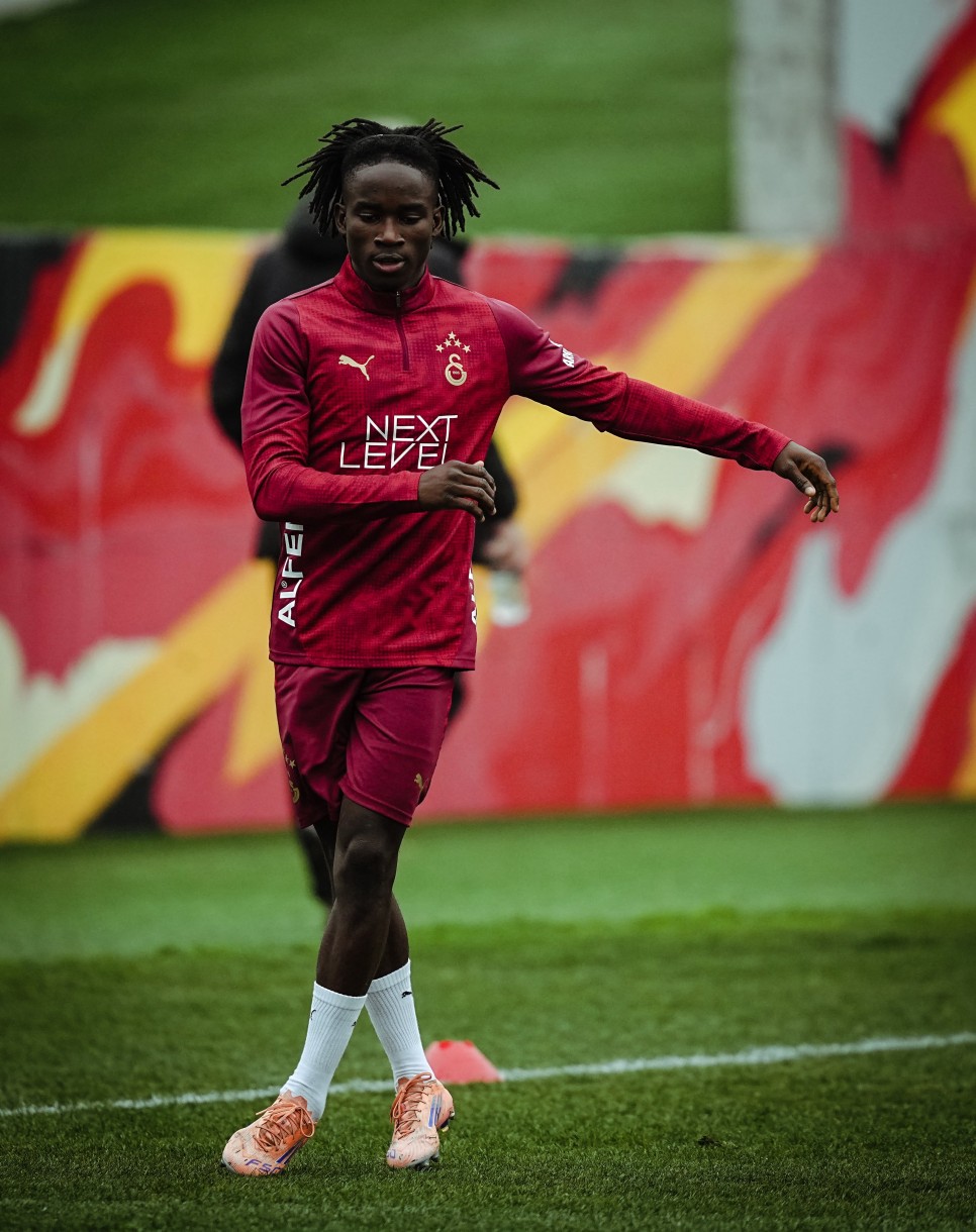 RENATO NHAGA �DMANDA