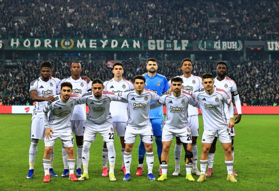 YAZARLARDAN BE��KTA� YORUMU