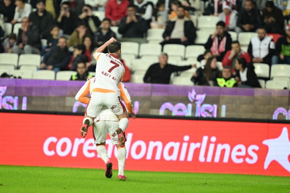 SEZON SONU Y�NE HAMLE