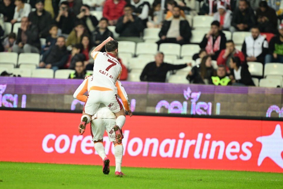 SEZON SONU Y�NE HAMLE
