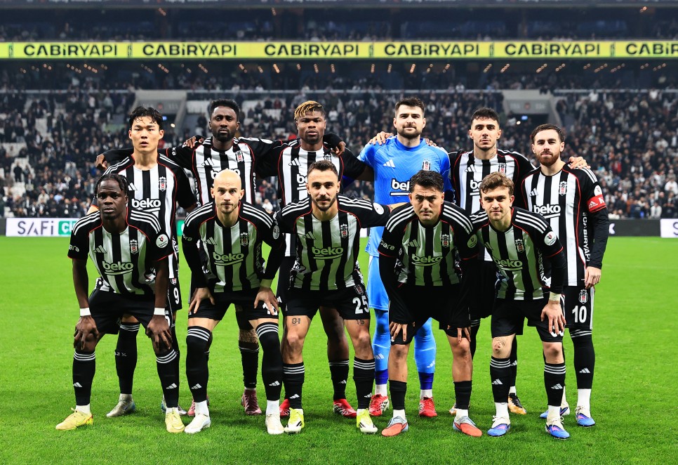 YAZARLARDAN BE��KTA� YORUMU