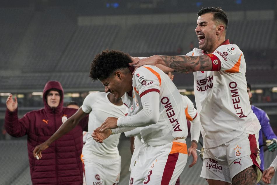 GALATASARAY �LE S�ZLE�MES�