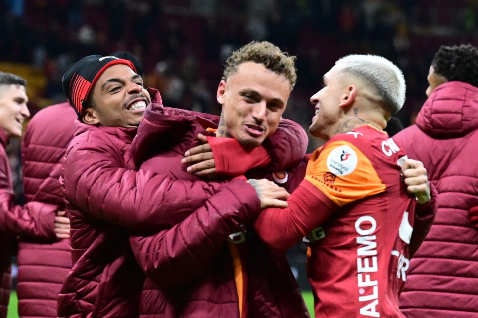 GALATASARAY'DA YEN� SAYFA