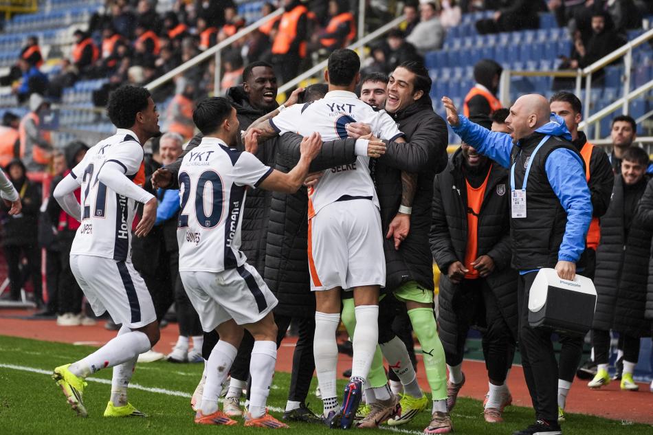 �STANBUL DERB�LER�NDE BA�AK�EH�R FARKI