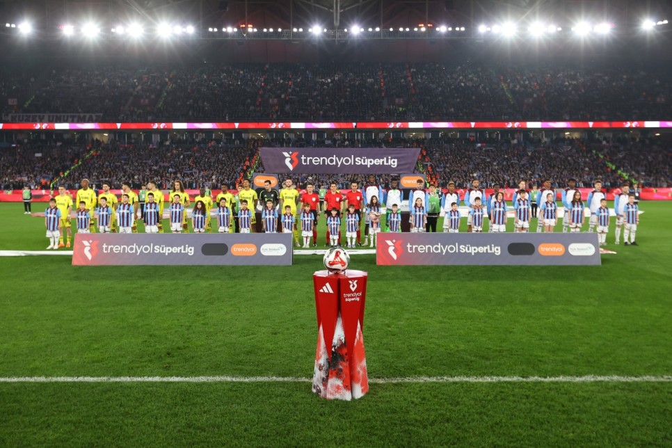 YAZARLARIN YORUMLARI