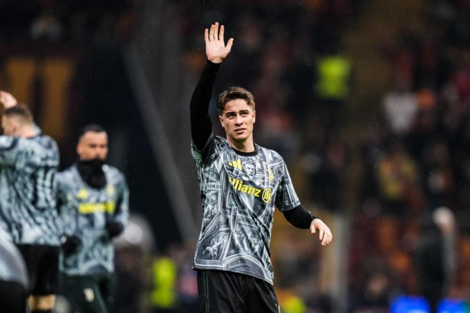 �TALYANLAR'DAN KENAN'A ELE�T�R�LER