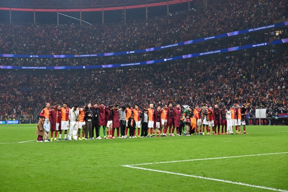 GALATASARAY'DA TAR�H� ZAFER