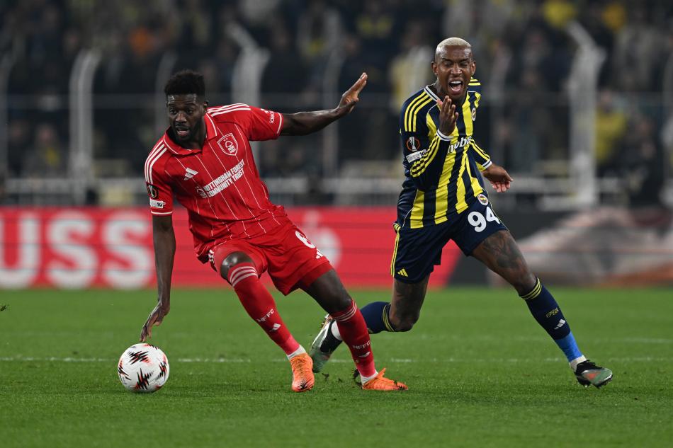 NE YAZIK Kİ ORTAYA KOYUYOR
Zira Galatasaray, İngiltere'de şampiyonluğa oynayan takımı burada sahadan sildi, Juventus'a daha önceki gün 5 attı. Bu manzara, 