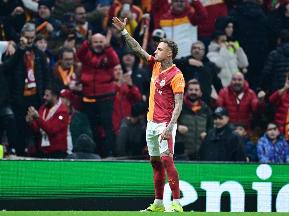 JUVE MA�INDA DA YILDIZI PARLATTI