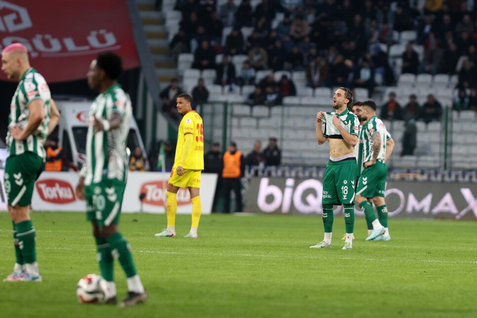 KONYASPOR�DA TAR�H� HASRET