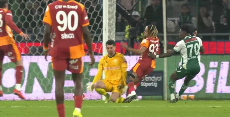 BOEY'E PENALTI VAR MI?