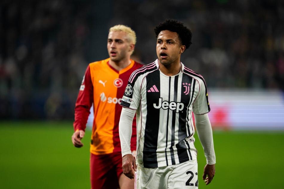 �TALYA'DA Y�NE KIRMIZI