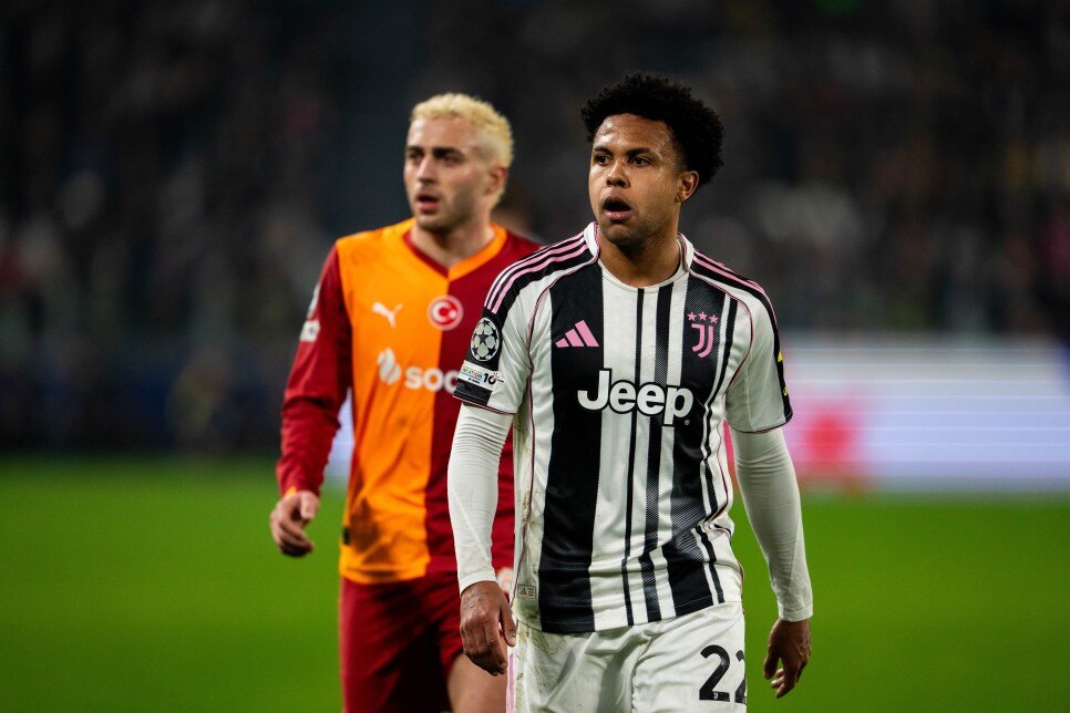 �TALYA'DA Y�NE KIRMIZI