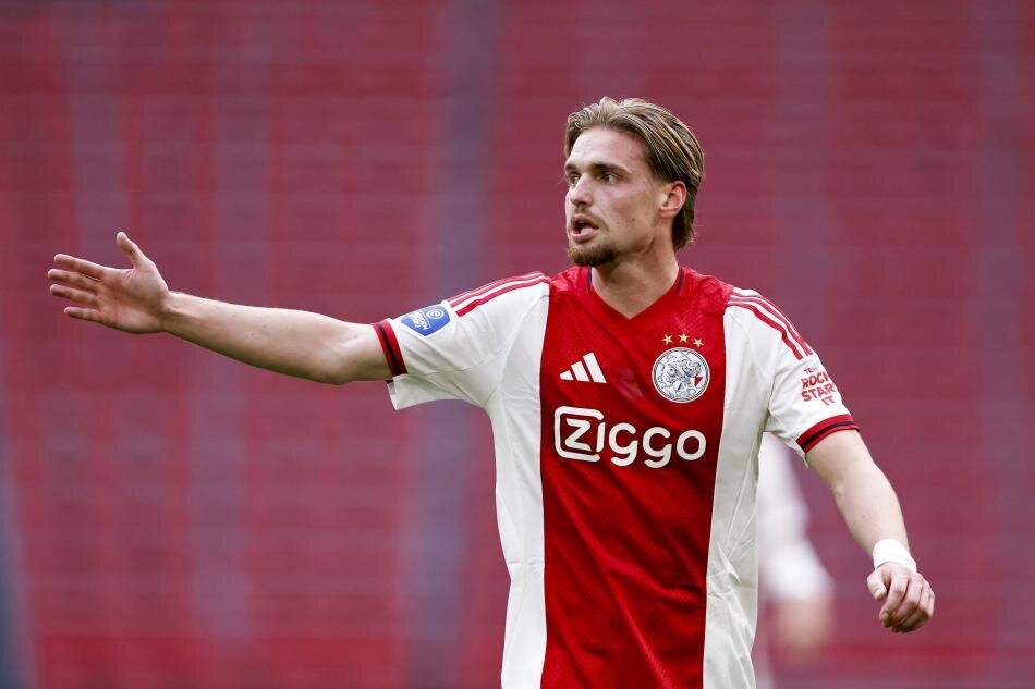 AJAX - 38 M�LYON EURO