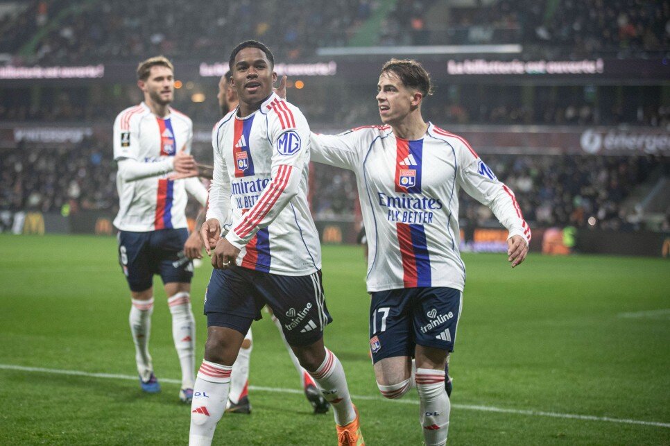 OL�MP�K LYON - 74 M�LYON EURO