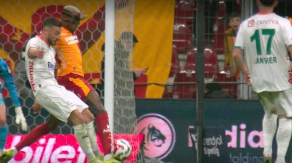 PENALTI MI DE��L M�?