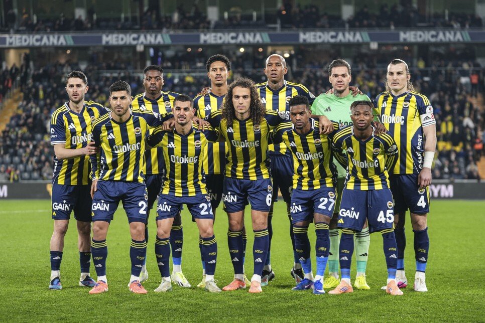 FENERBAH�E�DEN SAVUNMA DUVARI