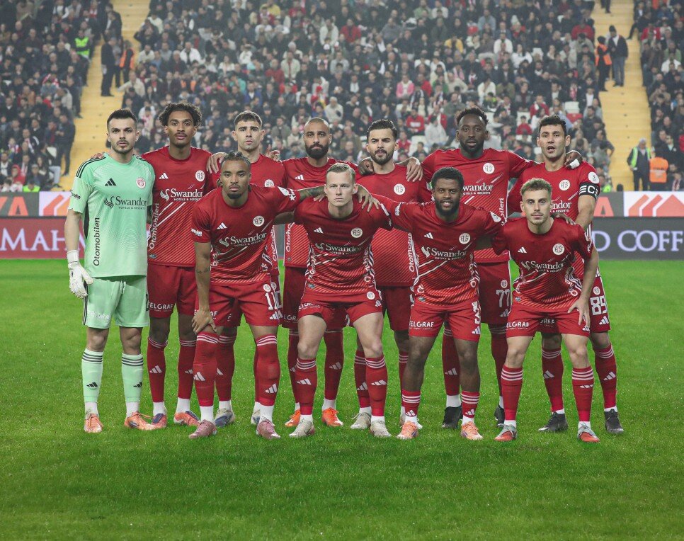 ANTALYASPOR�DA 2009�DAN SONRA B�R �LK