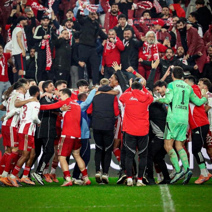 �STANBUL TAKIMLARINA KAR�I ANTALYASPOR