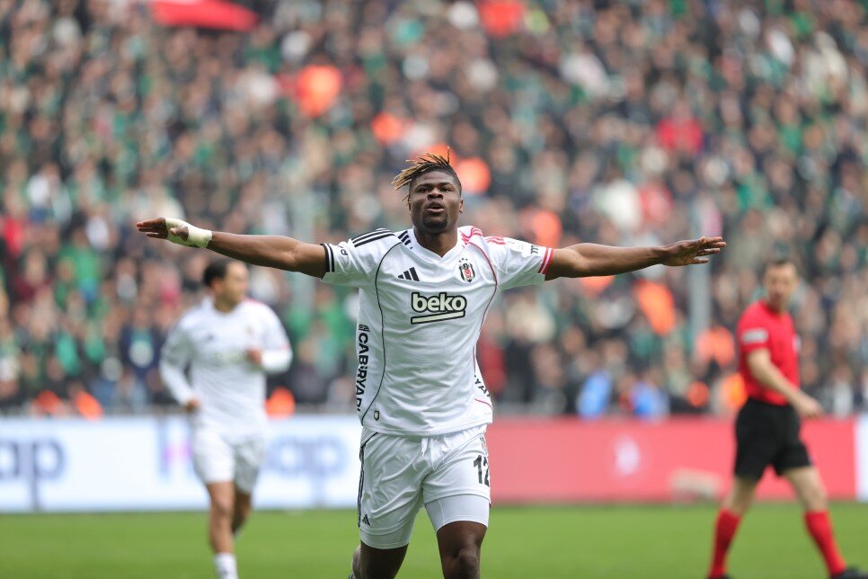 OSIMHEN'� AGBADOU DURDURMAYA �ALI�ACAK