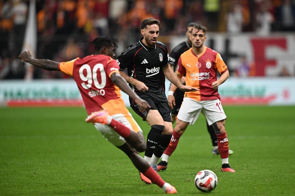 BE��KTA� VE GALATASARAY�DA ZIT TABLO