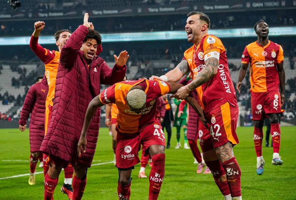 G.SARAY'IN SAVUNMASI OSIMHEN'DEN BA�LIYOR