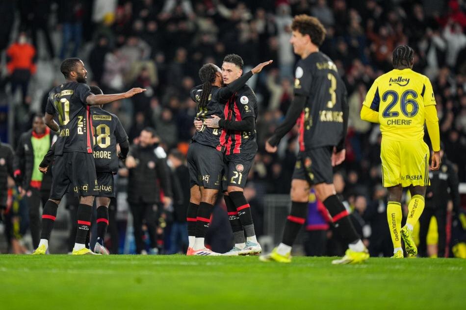 LICHNOVSKY�DEN �LK KATKI