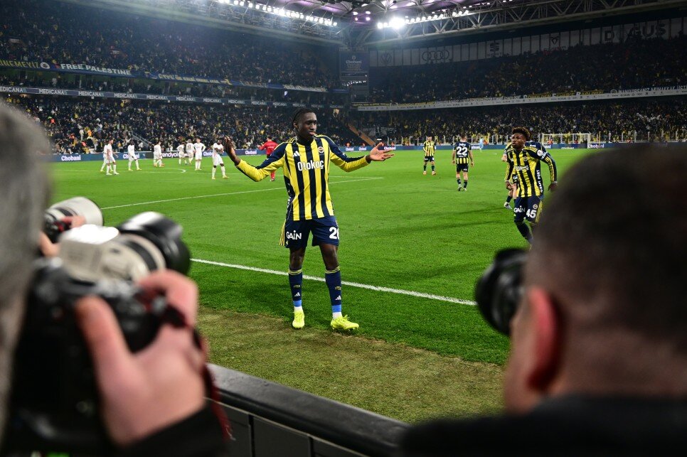 KISA S�REDE KEND�N� SEVD�RD�