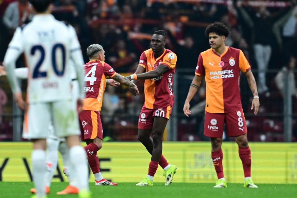 �LK GALATASARAY OYUNCUSU