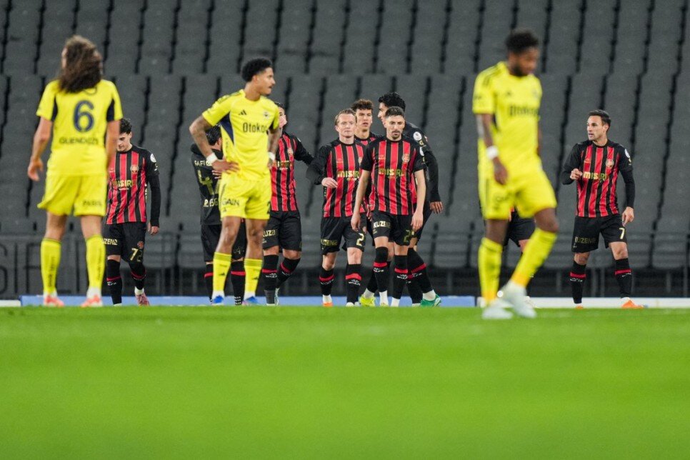 YAZARLARDAN YORUMLAR