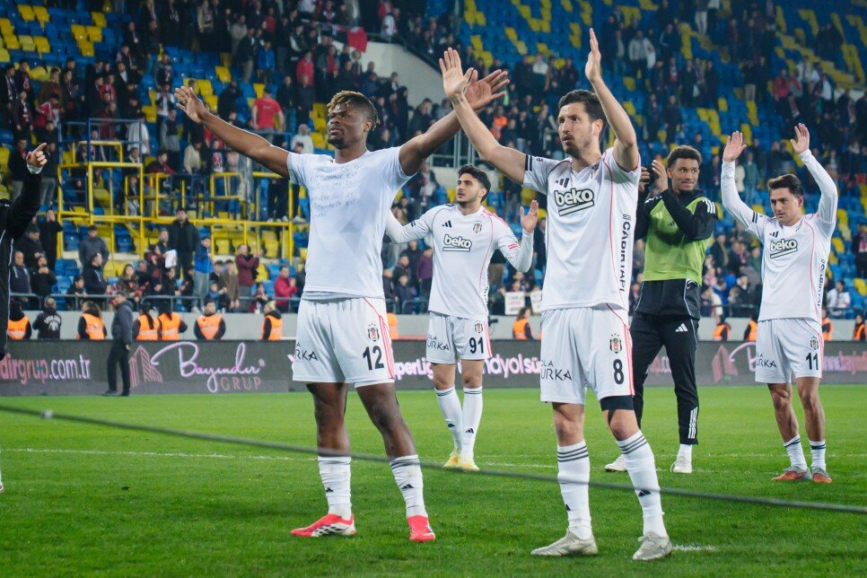 BE��KTA�'TA DEVLER L�G� UMUDU