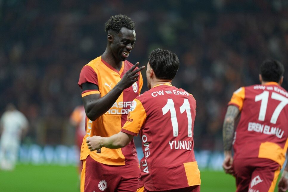 TOTTENHAM MA�I