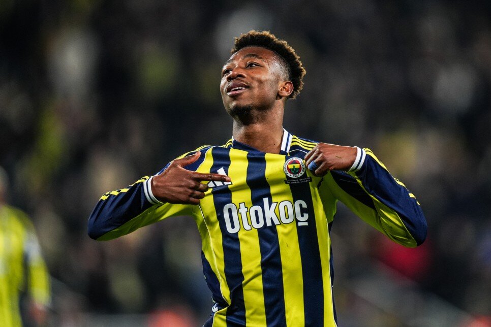 FENERBAH�E'N�N KAHRAMANI OLDU