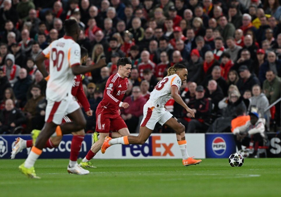 �NG�LTERE BU MA�I KONU�TU