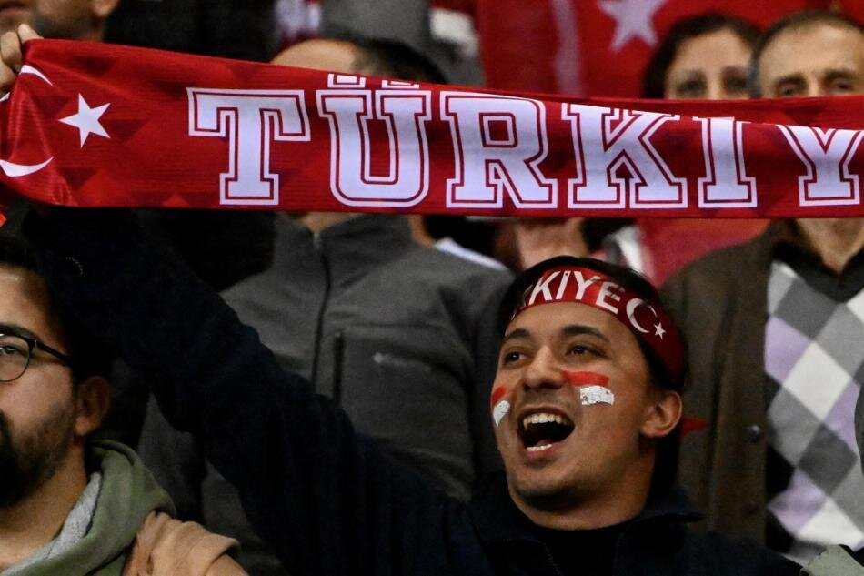 85 M�LYON, TEK YUMRUK