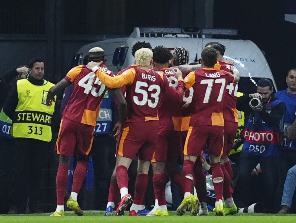 G.SARAY'DA BOR�LAR SIFIRLANIYOR