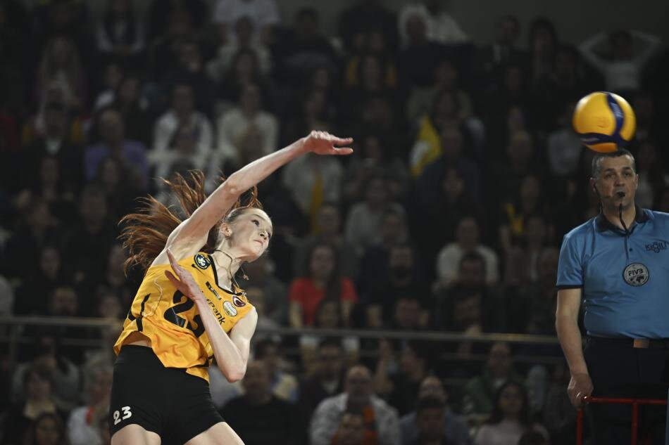 VAKIFBANK'TAK� �LK G�N�