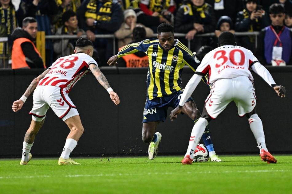 FENERBAH�E'DE NE YAPTI?