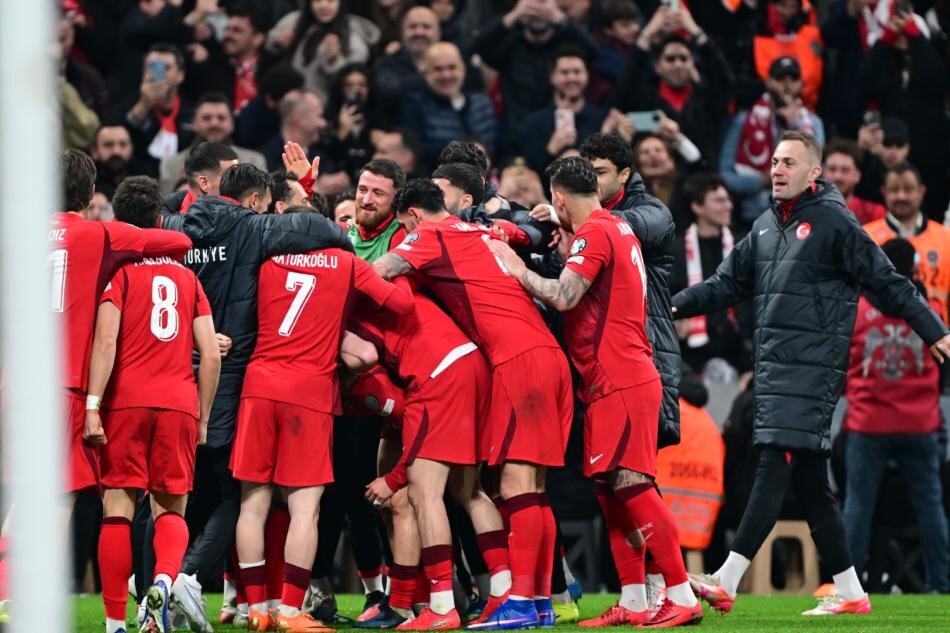 A M�LL� TAKIM ���N YORUM