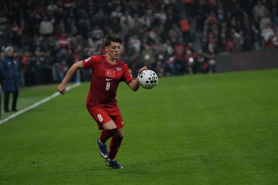 L�DERL�K YAPMANIN TAM VAKT�