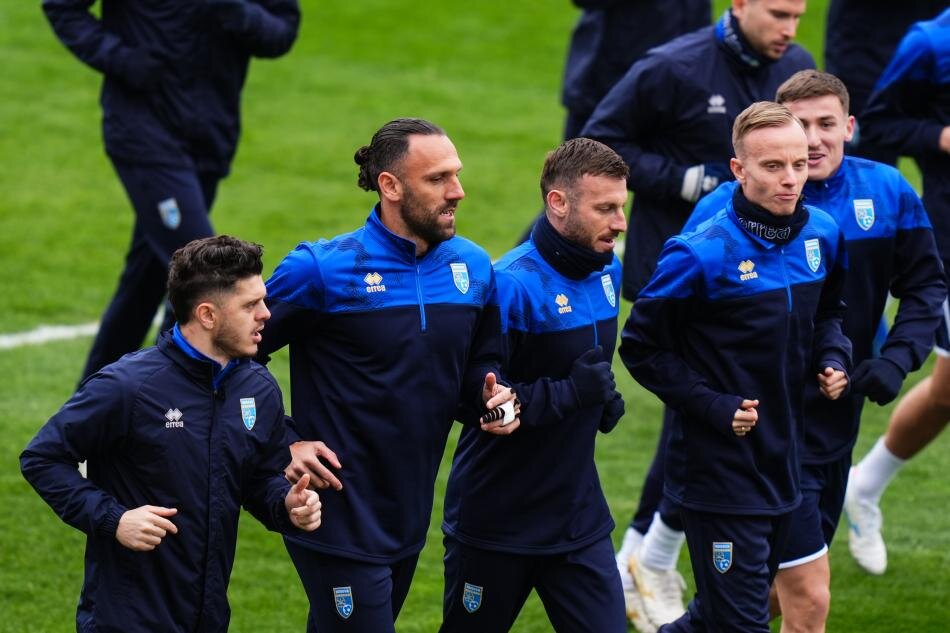 KOSOVA'NIN ALTI B�Y�K S�LAHI