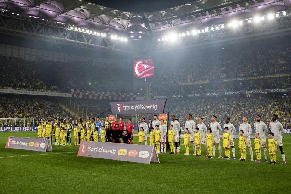 DERB�DE G�RMED�KLER�N�Z