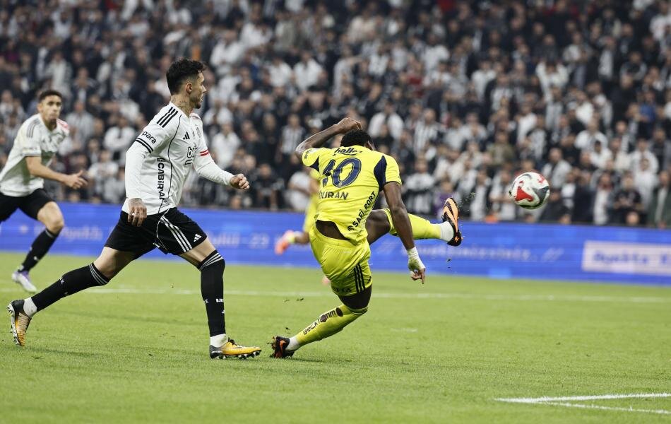 �LK YARIDA EN FAZLA GOL ATAN �K� TAKIM