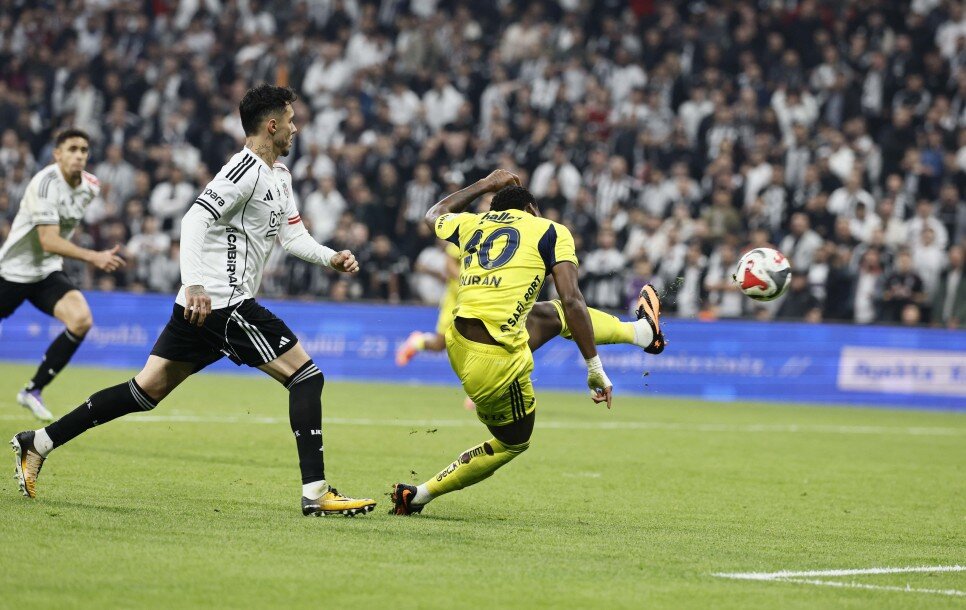 �LK YARIDA EN FAZLA GOL ATAN �K� TAKIM