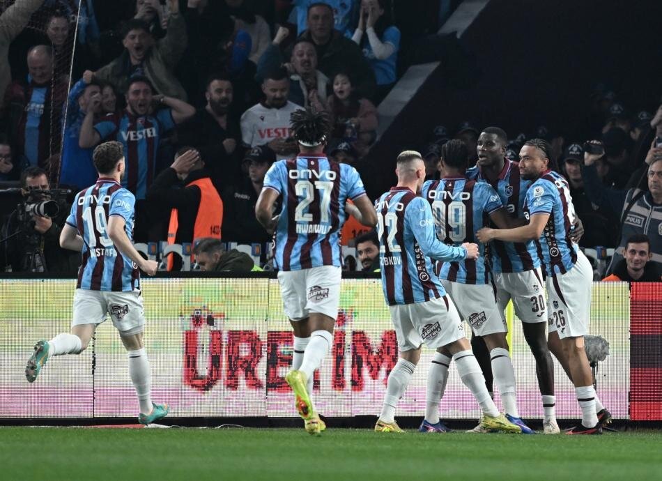 YAZARLARDAN TRABZONSPOR YORUMLARI