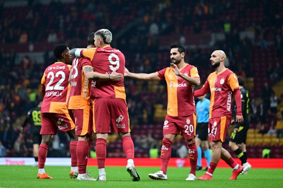 ELE�T�R�LERE CEVAP