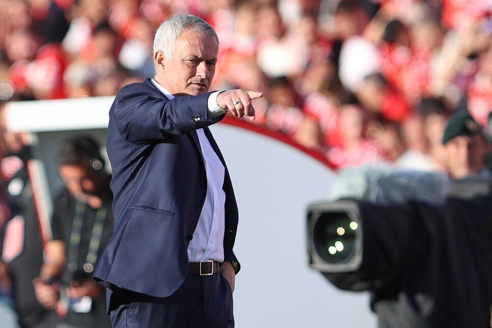BENFICA �LE S�ZLE�MES�