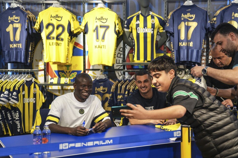 �MZA VE FOTO�RAF DA�ITILDI